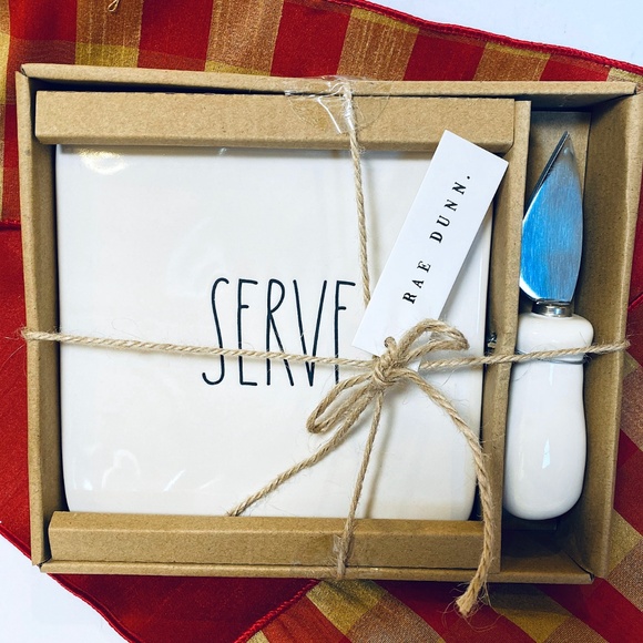 Rae Dunn SERVE HOLIDAY HOSTESS Cheese Plate & Knife Boxed Set CREAM & BLACK ]NWB - Picture 3 of 5
